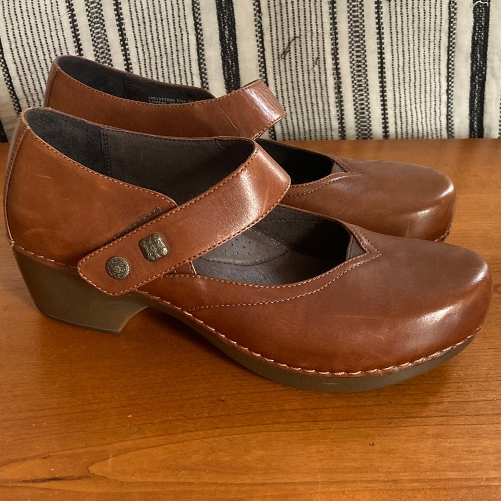 Like new Dansko Mary Jane’s